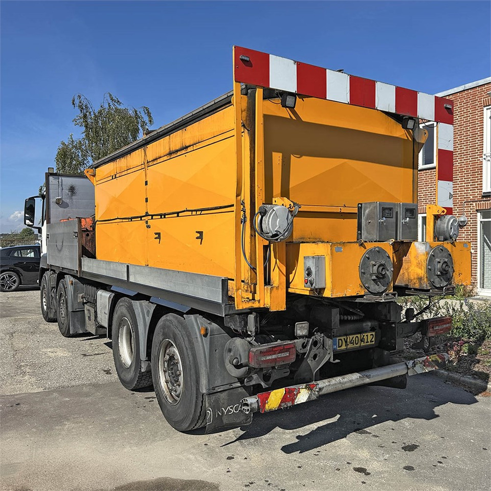 MAN TG 35. 8x2-6 BL - Nákladní automobil valníkový/ Plošinový, Rozstřikovač živic: obrázek 4 MAN TG 35. 8x2-6 BL - Nákladní automobil valníkový/ Plošinový, Rozstřikovač živic: obrázek 4