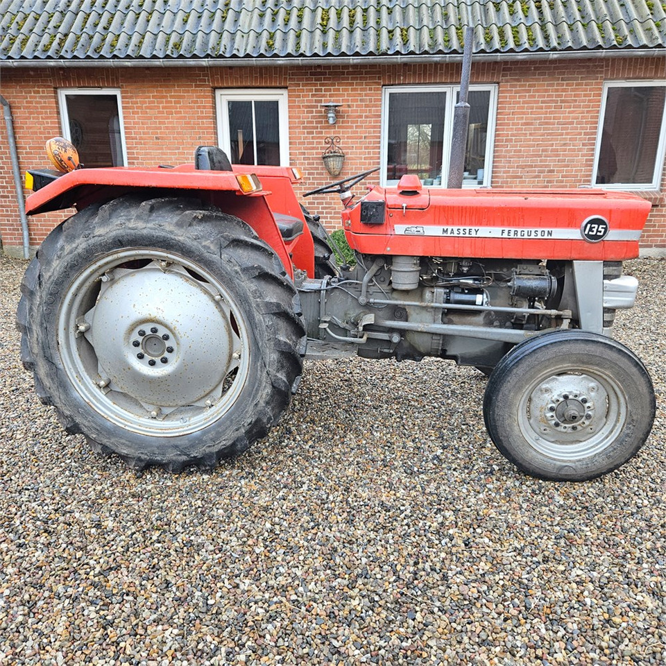 Massey Ferguson 135 - Traktor: obrázek 4 Massey Ferguson 135 - Traktor: obrázek 4