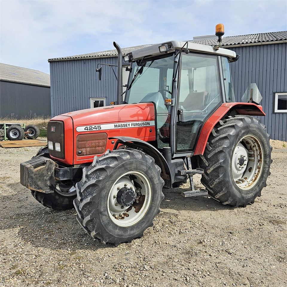 Massey Ferguson 4245 - Traktor: obrázek 1 Massey Ferguson 4245 - Traktor: obrázek 1