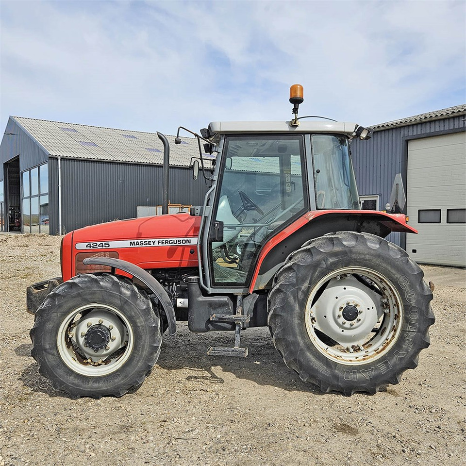 Massey Ferguson 4245 - Traktor: obrázek 4 Massey Ferguson 4245 - Traktor: obrázek 4