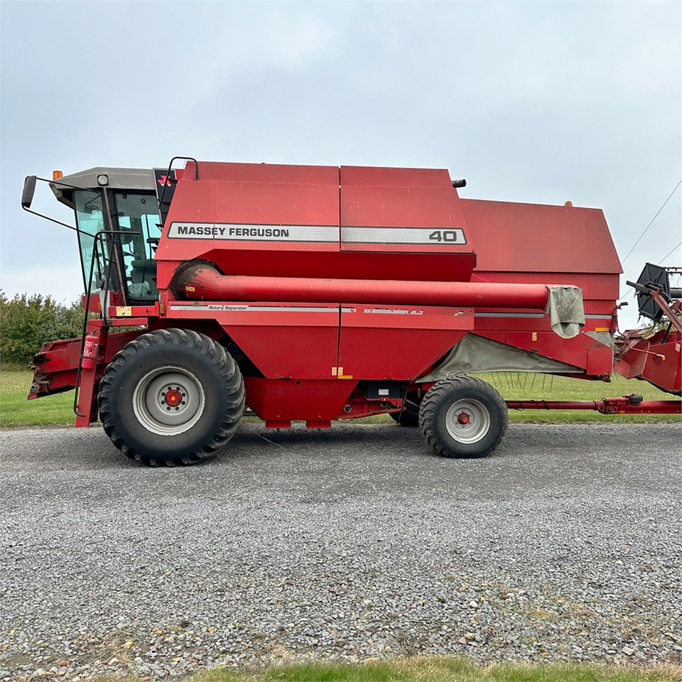 Massey Ferguson MF40 - Kombajn: obrázek 2 Massey Ferguson MF40 - Kombajn: obrázek 2