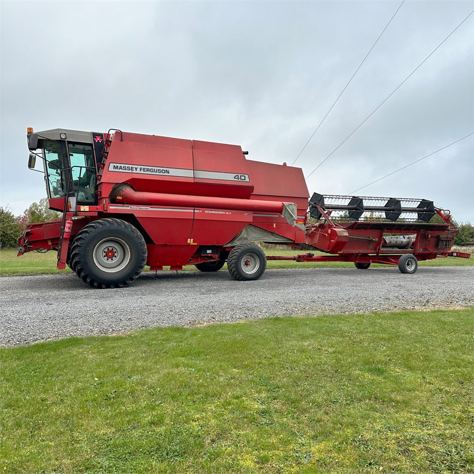 Massey Ferguson MF40 - Kombajn: obrázek 1 Massey Ferguson MF40 - Kombajn: obrázek 1