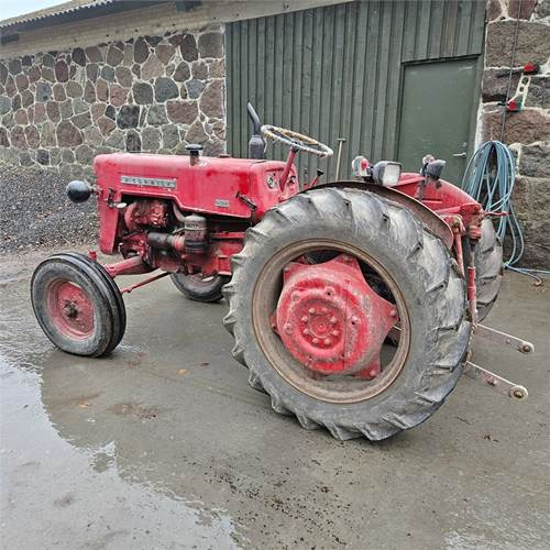 McCORMICK D-324 Standard - Traktor: obrázek 4 McCORMICK D-324 Standard - Traktor: obrázek 4