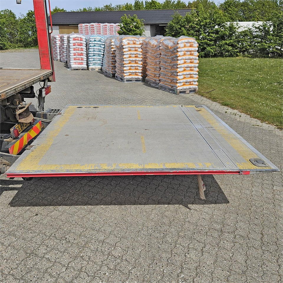 Skříňový nákladní auto Mercedes Actros 2541: obrázek 36