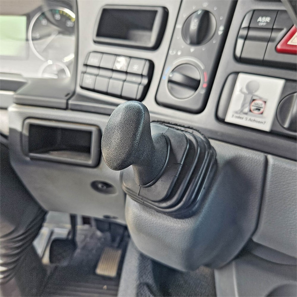 Skříňový nákladní auto Mercedes Actros 2541: obrázek 20