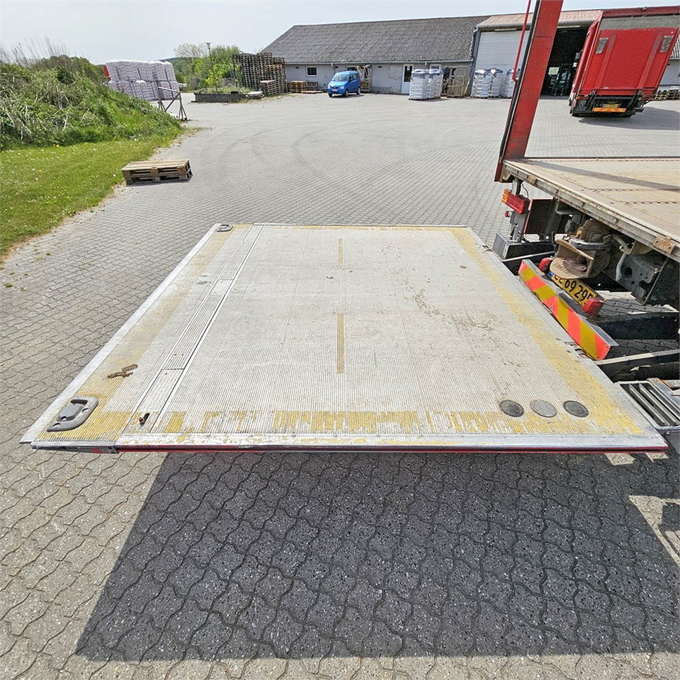 Skříňový nákladní auto Mercedes Actros 2541: obrázek 38