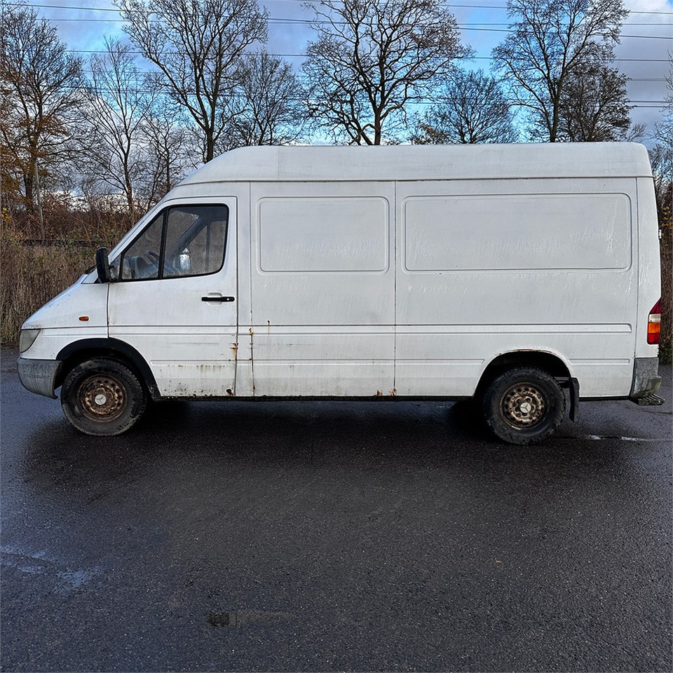 Mercedes SPRINTER 316 CDI-35 - Furgon: obrázek 4 Mercedes SPRINTER 316 CDI-35 - Furgon: obrázek 4