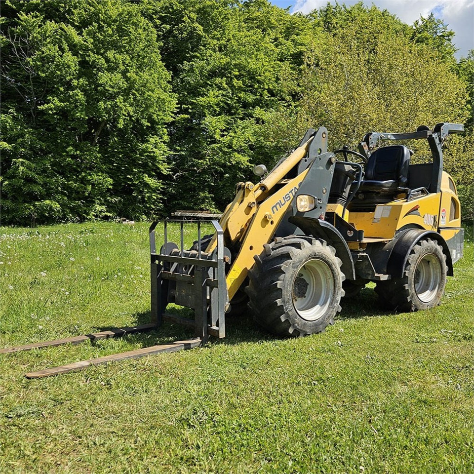 Mustang AL406 - Smykový nakladač: obrázek 1 Mustang AL406 - Smykový nakladač: obrázek 1