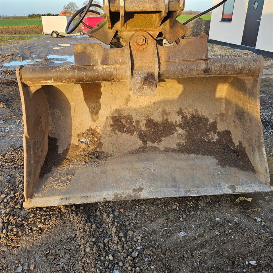 Pásové rýpadlo New Holland E 305: obrázek 25