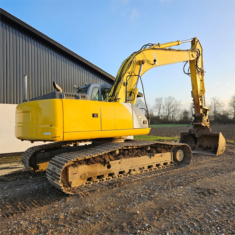 New Holland E 305 - Pásové rýpadlo: obrázek 4 New Holland E 305 - Pásové rýpadlo: obrázek 4