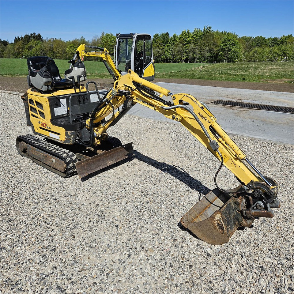 Mini rýpadlo New Holland E10 SR: obrázek 8