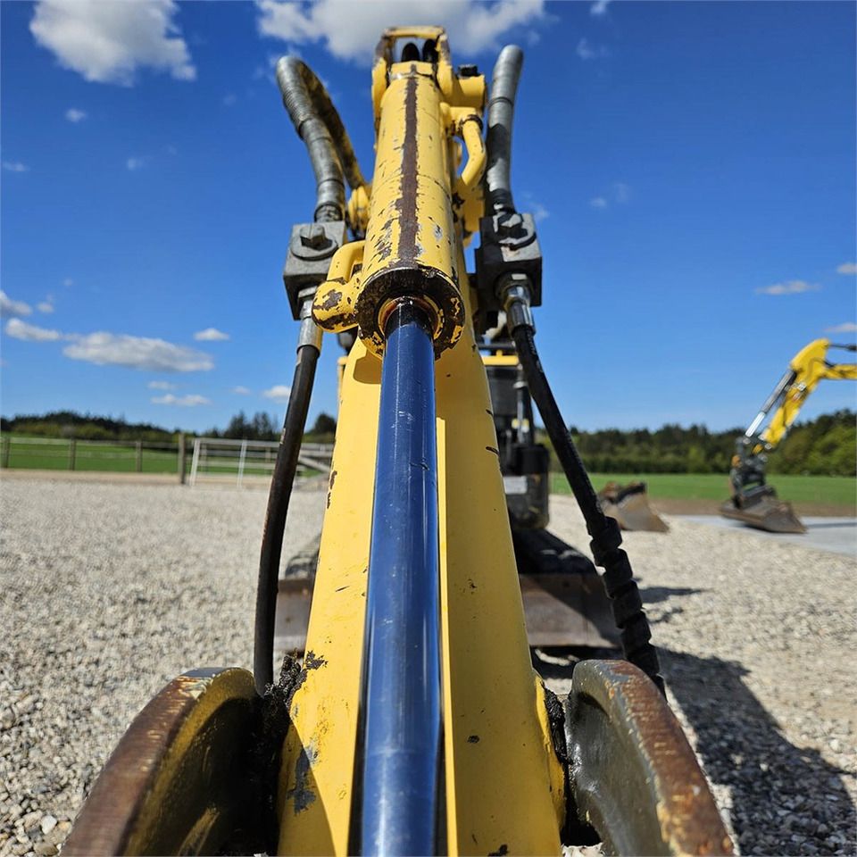 Mini rýpadlo New Holland E10 SR: obrázek 24