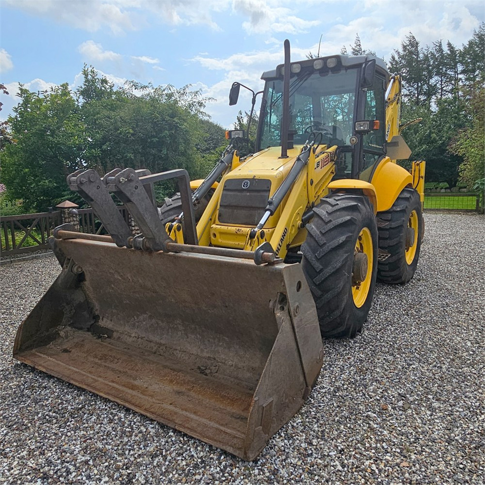 New Holland LB115 B-4PS - Rýpadlo-nakladač: obrázek 4 New Holland LB115 B-4PS - Rýpadlo-nakladač: obrázek 4