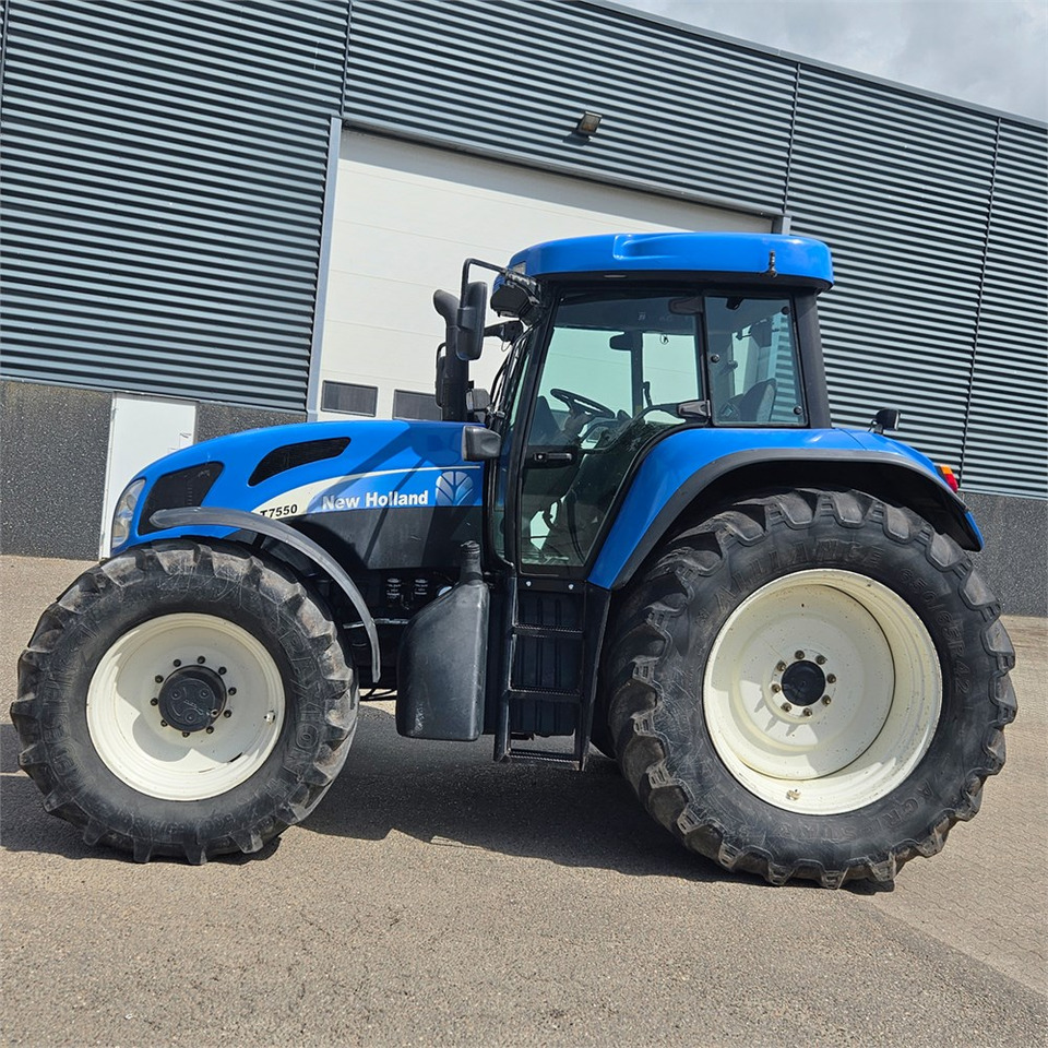 New Holland T7550 - Traktor: obrázek 2 New Holland T7550 - Traktor: obrázek 2