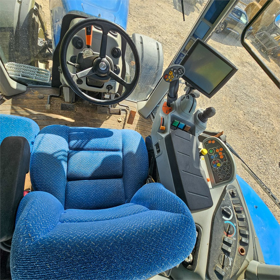 Traktor New Holland T8.390: obrázek 14