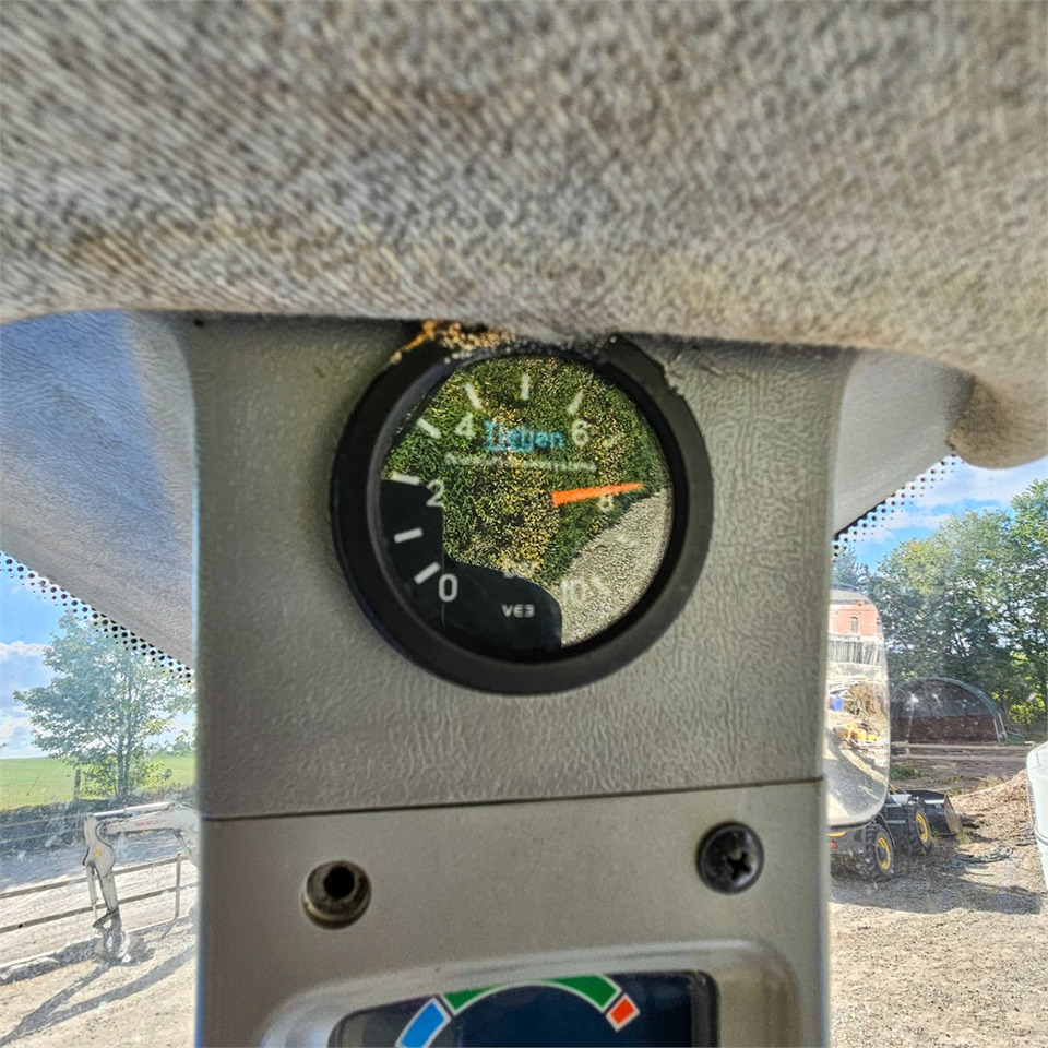 Traktor New Holland T8.390: obrázek 33