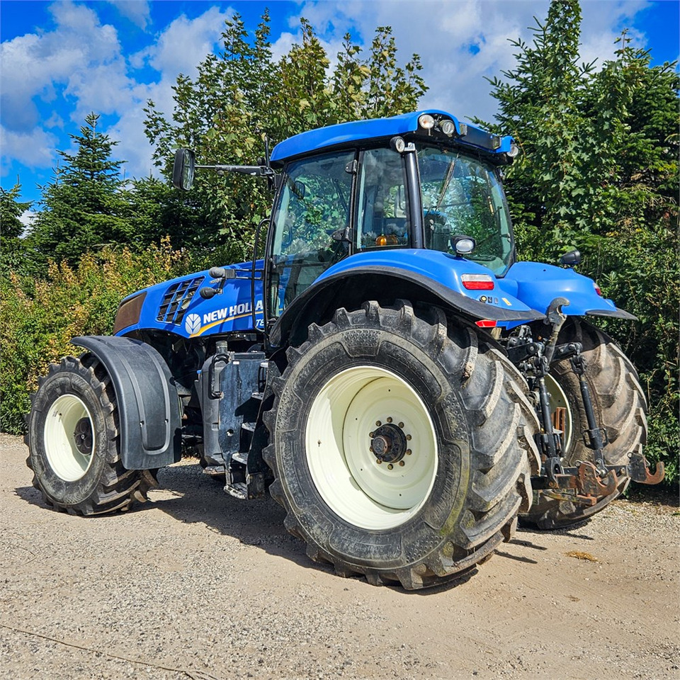 New Holland T8.390 - Traktor: obrázek 3 New Holland T8.390 - Traktor: obrázek 3