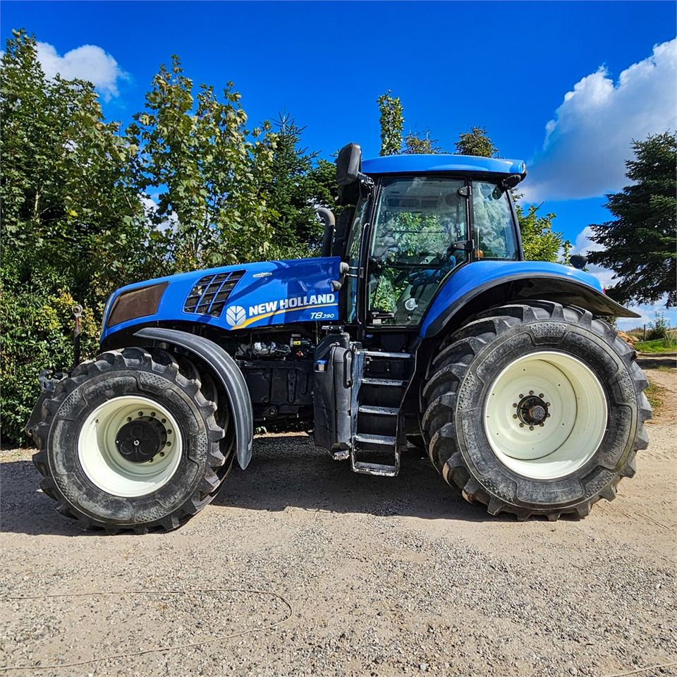 New Holland T8.390 - Traktor: obrázek 2 New Holland T8.390 - Traktor: obrázek 2