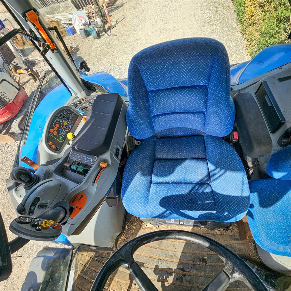 Traktor New Holland T8.390: obrázek 13