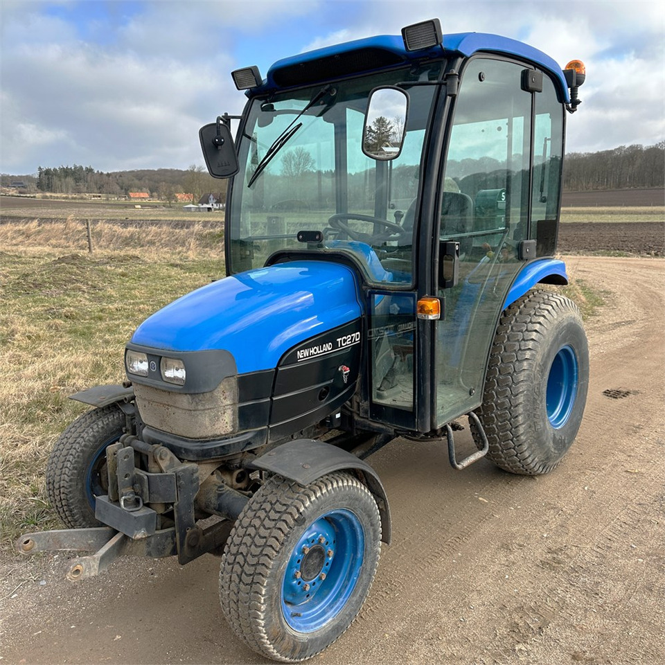 New Holland TC27D - Komunální traktor: obrázek 2 New Holland TC27D - Komunální traktor: obrázek 2