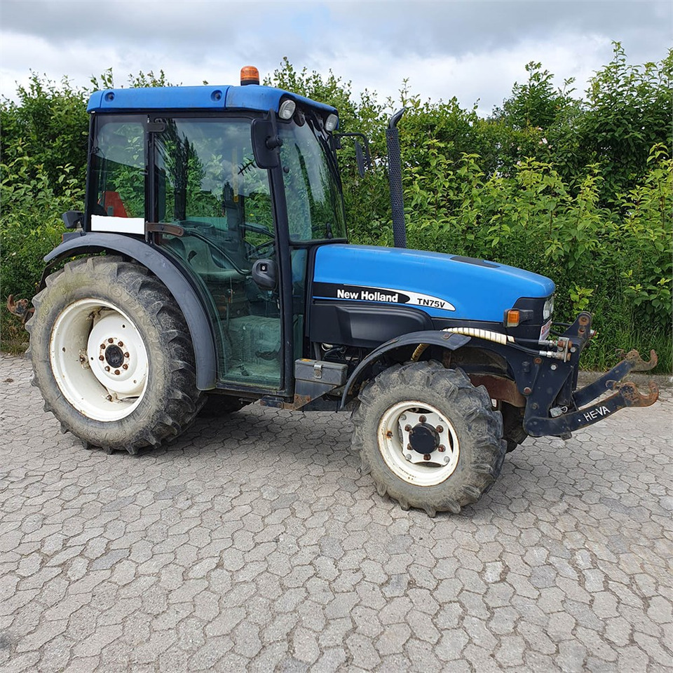 New Holland TN75 V - Traktor: obrázek 2 New Holland TN75 V - Traktor: obrázek 2
