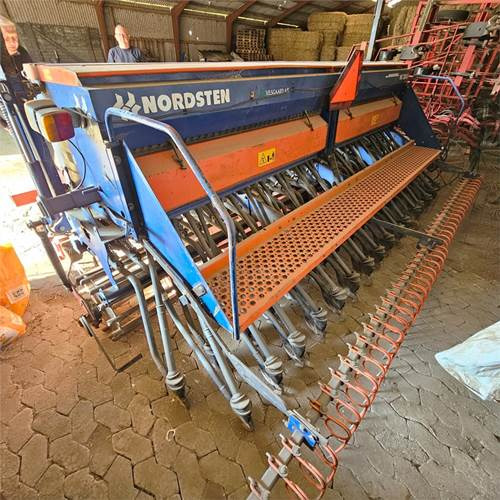 Nordsten NS 3040 - Secí/ Sázecí stroj: obrázek 1 Nordsten NS 3040 - Secí/ Sázecí stroj: obrázek 1