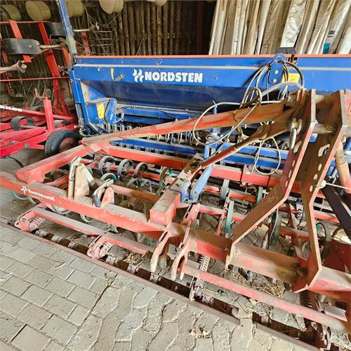 Nordsten NS 3040 - Secí/ Sázecí stroj: obrázek 4 Nordsten NS 3040 - Secí/ Sázecí stroj: obrázek 4