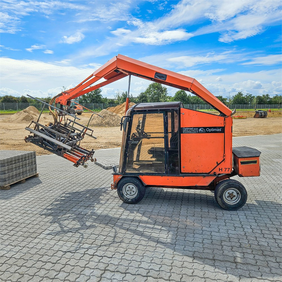 Optimas H77 - Smykový nakladač: obrázek 5 Optimas H77 - Smykový nakladač: obrázek 5