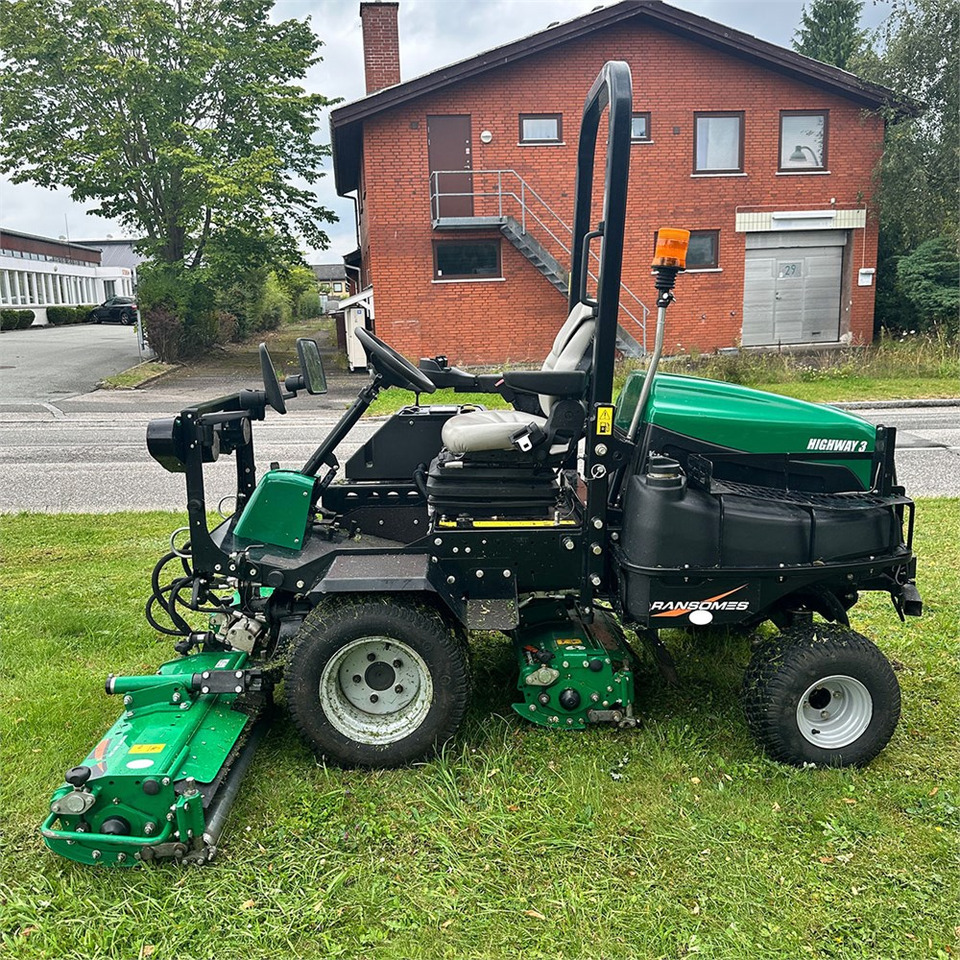 Ransomes Highway 3 4WD - Sekačka na trávu: obrázek 3 Ransomes Highway 3 4WD - Sekačka na trávu: obrázek 3