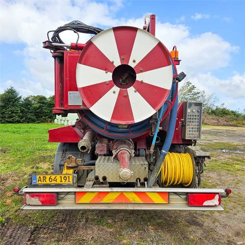 Scania P250 - Čistič odpadových jam: obrázek 2 Scania P250 - Čistič odpadových jam: obrázek 2