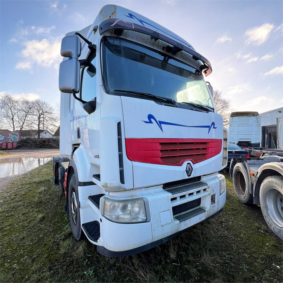 Renault 440 DXI Gigant - Tahač: obrázek 3 Renault 440 DXI Gigant - Tahač: obrázek 3