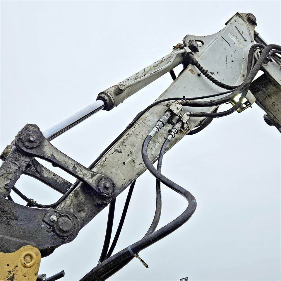 Mini rýpadlo Takeuchi TB175: obrázek 21