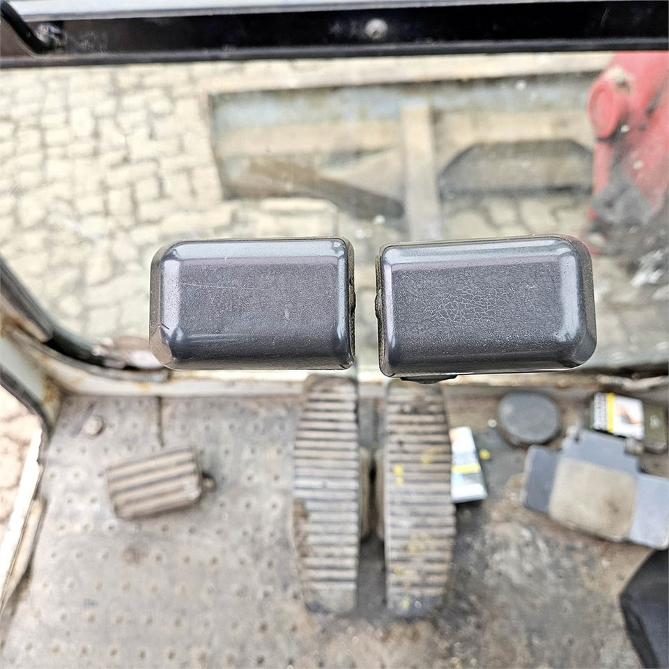 Mini rýpadlo Takeuchi TB175: obrázek 16