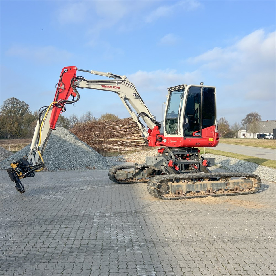 Takeuchi TB260 Levelizer - Mini rýpadlo: obrázek 4 Takeuchi TB260 Levelizer - Mini rýpadlo: obrázek 4