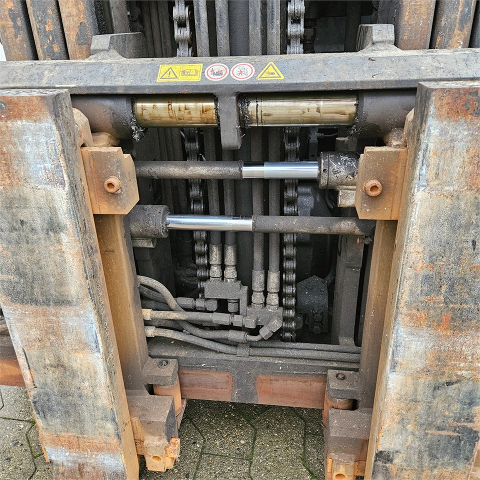 Vysokozdvižný vozík Toyota 7FBMF30: obrázek 10