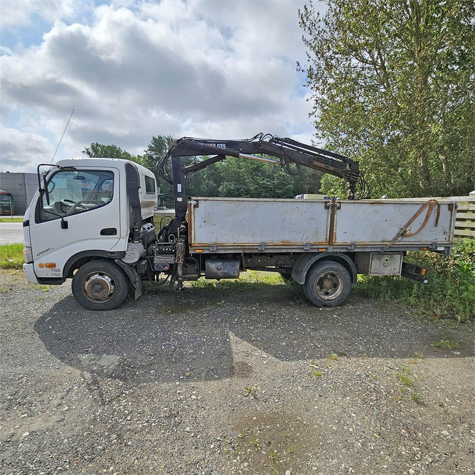 Toyota Dyna 200 - Nákladní automobil valníkový/ Plošinový: obrázek 2 Toyota Dyna 200 - Nákladní automobil valníkový/ Plošinový: obrázek 2