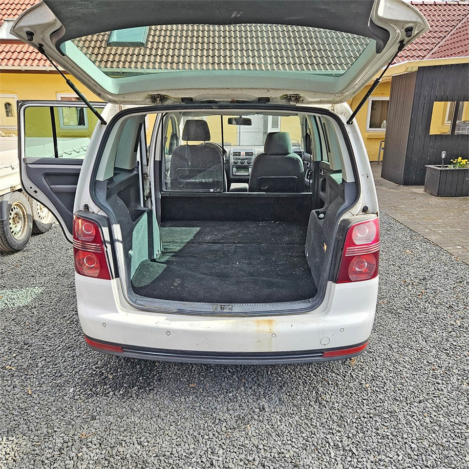 VW Touran Van 2,0 tdi automatisk - Osobní auto: obrázek 5 VW Touran Van 2,0 tdi automatisk - Osobní auto: obrázek 5