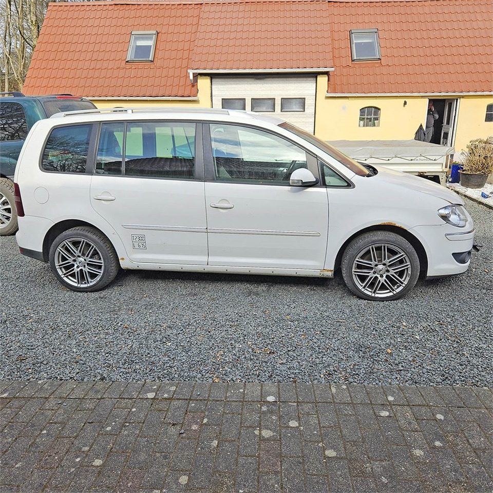 VW Touran Van 2,0 tdi automatisk - Osobní auto: obrázek 2 VW Touran Van 2,0 tdi automatisk - Osobní auto: obrázek 2
