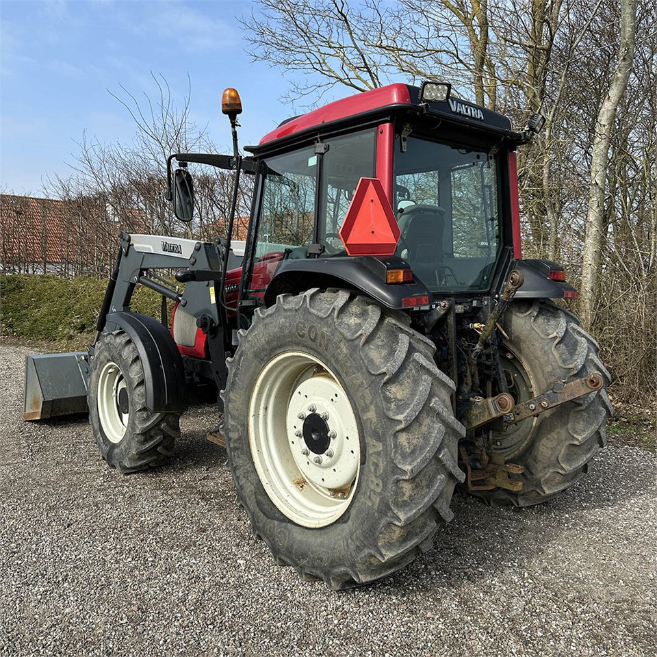 Valtra A85 - Traktor: obrázek 5 Valtra A85 - Traktor: obrázek 5