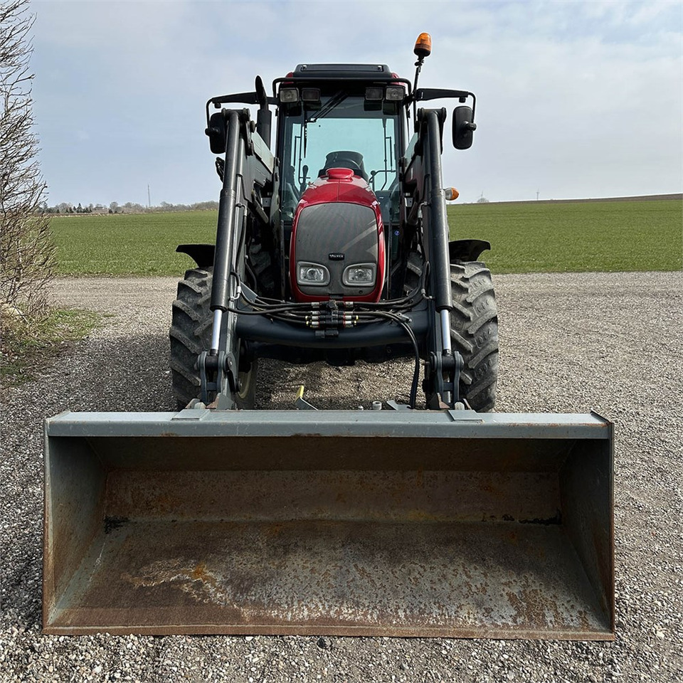 Valtra A85 - Traktor: obrázek 3 Valtra A85 - Traktor: obrázek 3