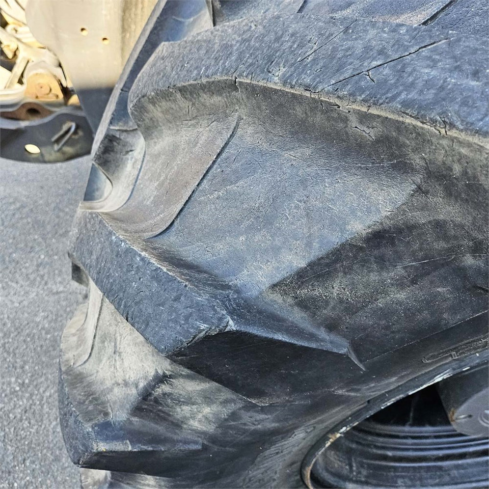 Traktor Valtra s394: obrázek 38 Traktor Valtra s394: obrázek 38