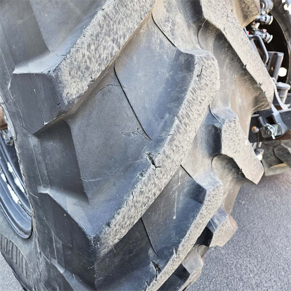 Traktor Valtra s394: obrázek 32 Traktor Valtra s394: obrázek 32