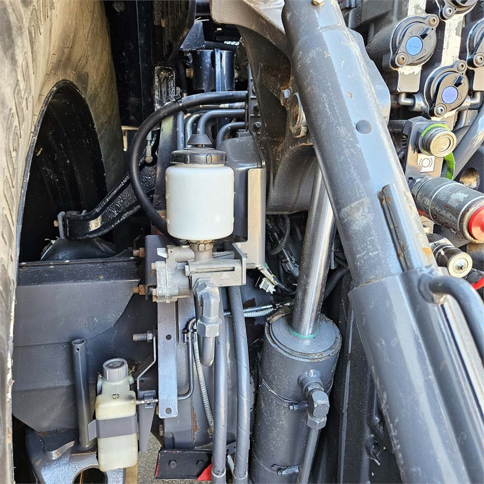 Traktor Valtra s394: obrázek 26 Traktor Valtra s394: obrázek 26