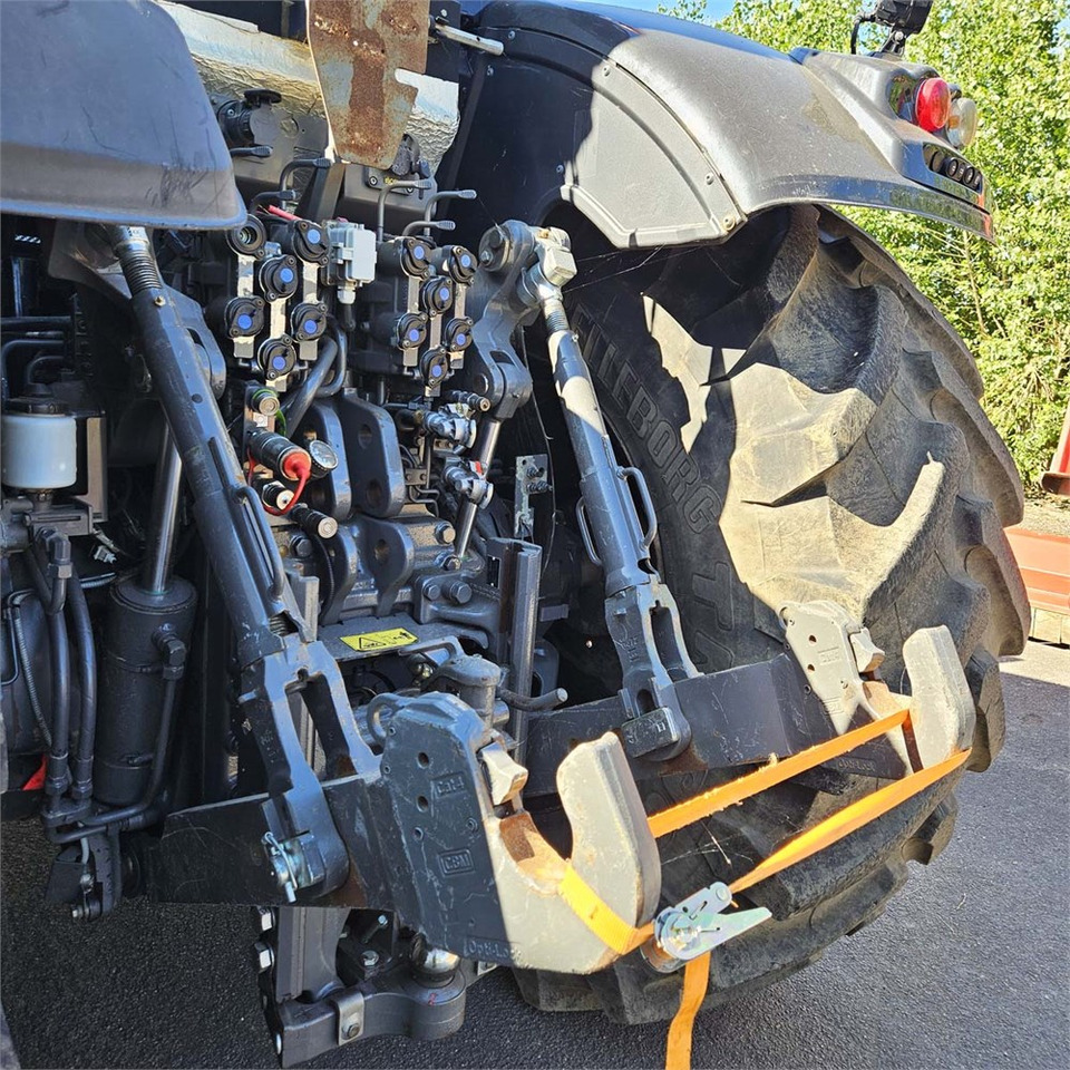 Traktor Valtra s394: obrázek 24 Traktor Valtra s394: obrázek 24