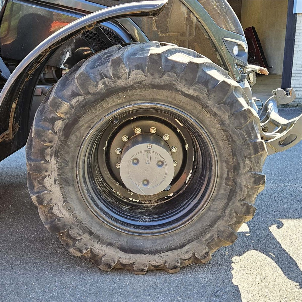 Traktor Valtra s394: obrázek 35 Traktor Valtra s394: obrázek 35