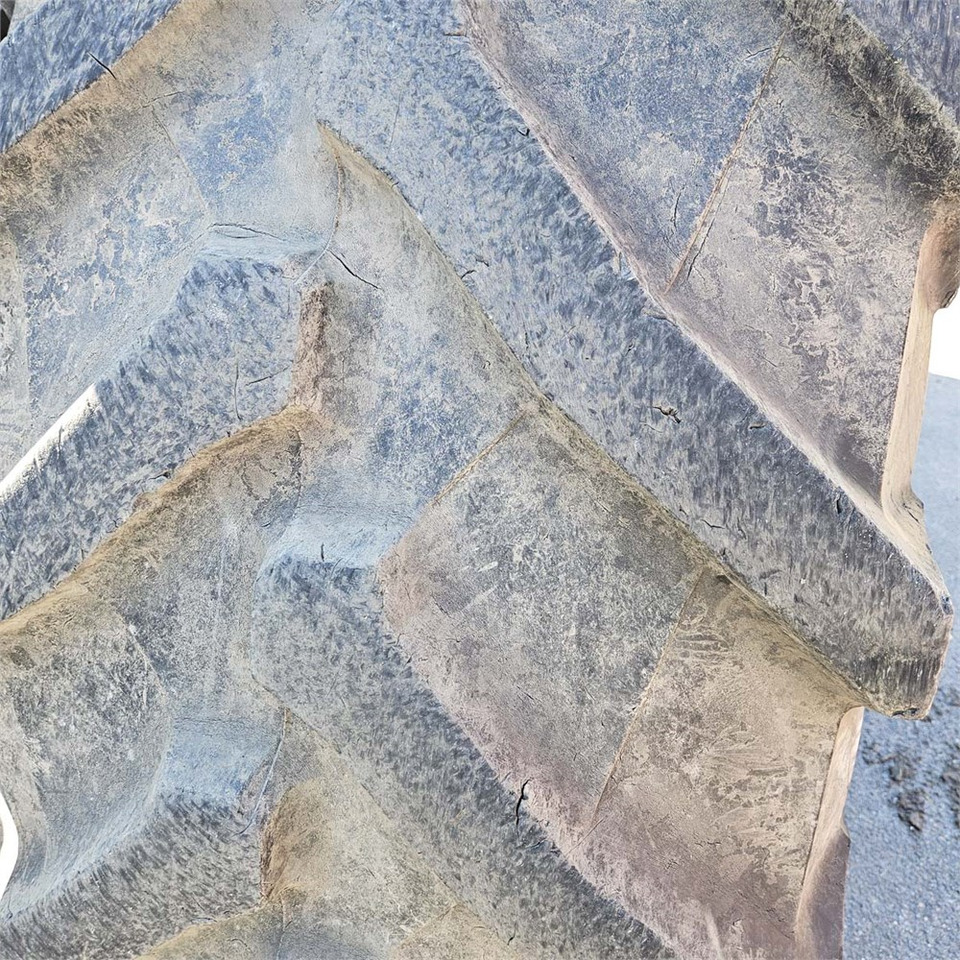 Traktor Valtra s394: obrázek 34 Traktor Valtra s394: obrázek 34