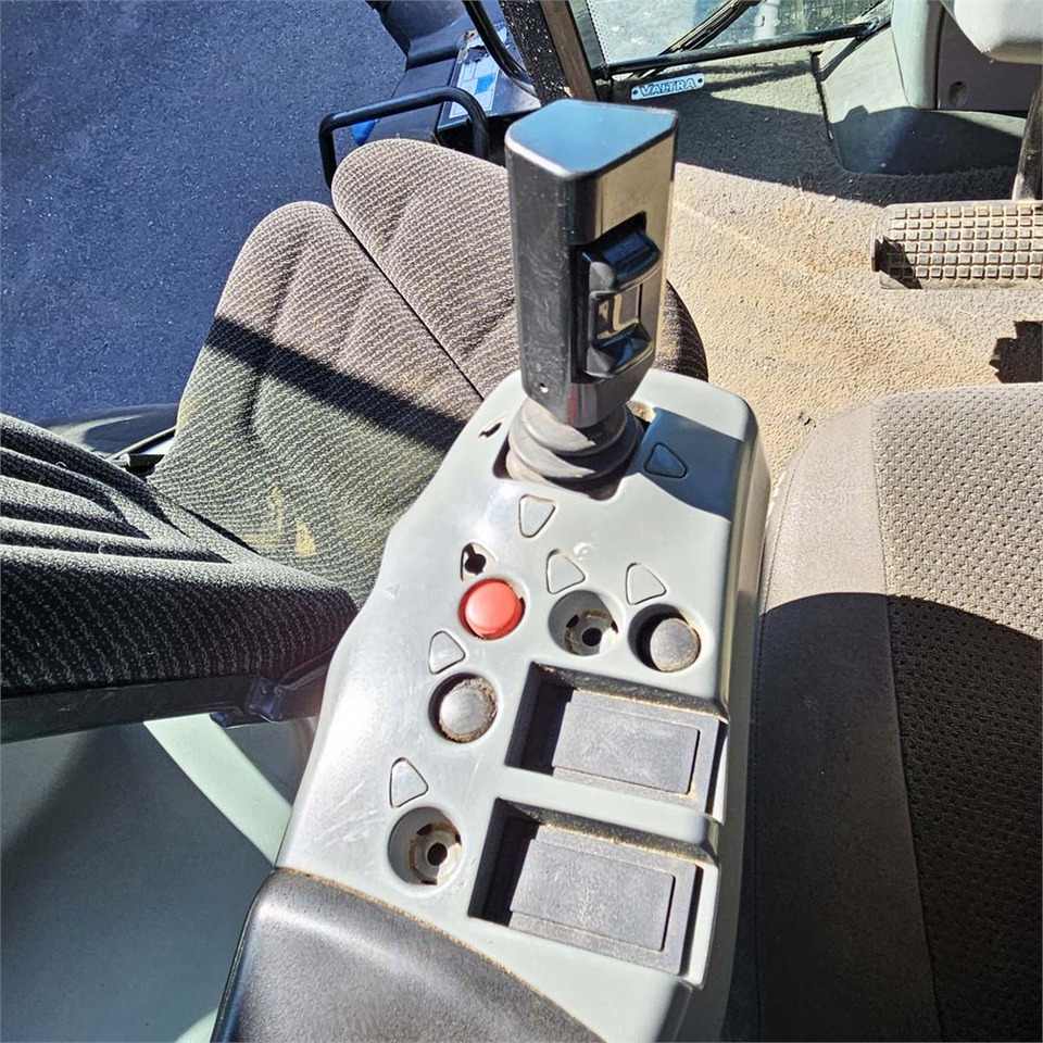 Traktor Valtra s394: obrázek 20 Traktor Valtra s394: obrázek 20