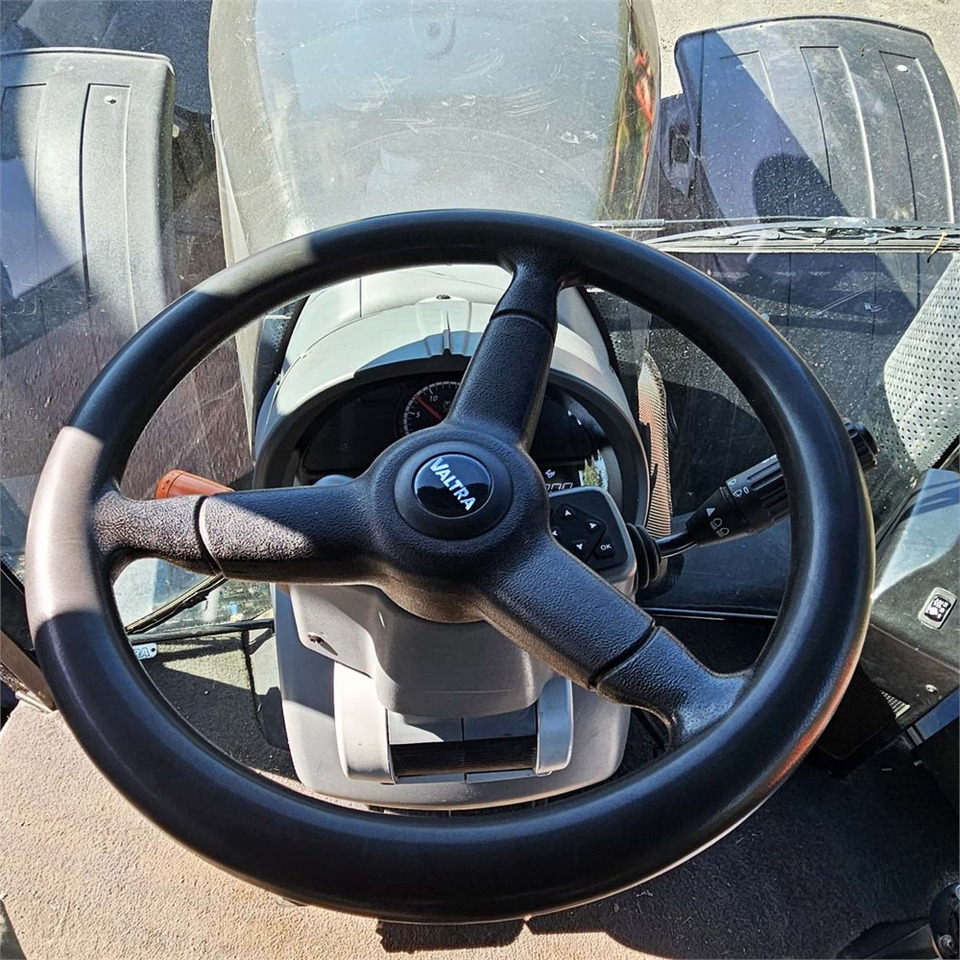 Traktor Valtra s394: obrázek 15 Traktor Valtra s394: obrázek 15