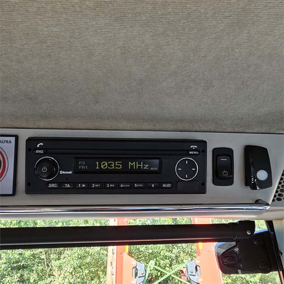 Traktor Valtra s394: obrázek 17 Traktor Valtra s394: obrázek 17