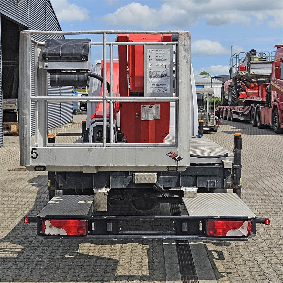 Versalift VTX-240 - Autoplošina: obrázek 5 Versalift VTX-240 - Autoplošina: obrázek 5